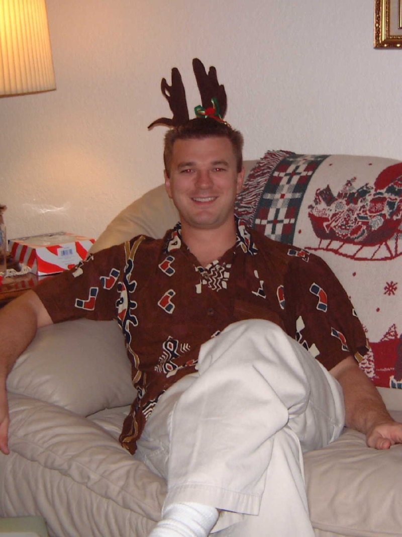 Hildebrand Christmas ScreenSaver/800x600_2001-12-27 late Christmas with J&H 11.jpg